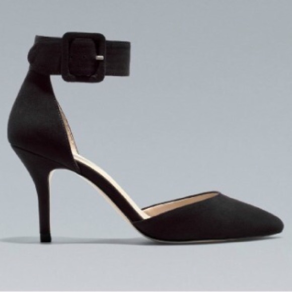 wide ankle strap pumps